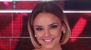 Chenoa se cae en su concierto y recibe una cobra de regalo