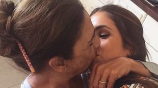 Lolita y Elena Furiase, duramente criticadas por su foto besándose