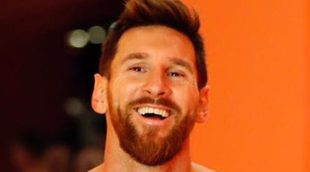 Leo Messi se tatúa los labios de su mujer