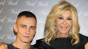Bibiana se tatúa una frase escrita por David Delfín
