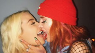 Bella Thorne celebra sus 20 años con un tórrido beso junto a Tana Mongeau