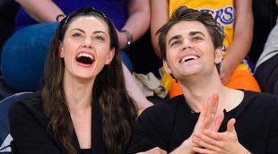 Paul Wesley y Phoebe Tonkin rompen otra vez
