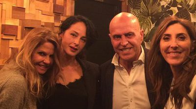 Paz Padilla recibe la visita sorpresa de Kiko Matamoros y Makoke en su restaurante