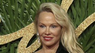 Pamela Anderson, irreconocible en los British Fashion Awards
