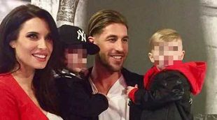 La postal prenavideña de Pilar y Ramos con sus hijos