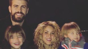 Shakira y Piqué dicen adiós con sus hijos a un año lleno de altibajos