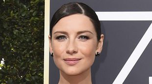 Caitriona Balfe luce anillo de compromiso en los Globos de Oro