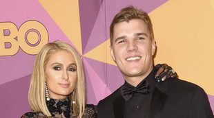 Paris presume de novio y de pedrusco en los Globos de Oro