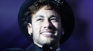 Maluma hace llorar a Neymar en su macrofiesta de cumple