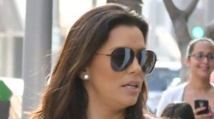 Eva Longoria luce embarazo por las calles de Beverly Hills