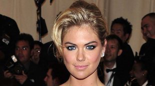 La caída viral de la modelo Kate Upton
