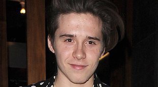 Brooklyn Beckham se tatúa en honor a su madre
