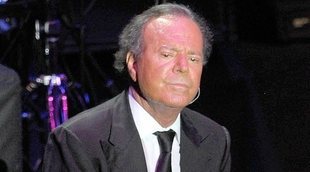 Julio Iglesias habría cancelado su gira mundial para preparar sus memorias