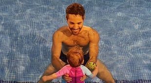 Leal comparte el primer día en la piscina de su hija