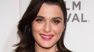 Rachel Weisz muestra su tripita por primera vez en público