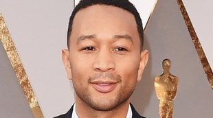John Legend prepara a su hija para la llegada de su hermanito