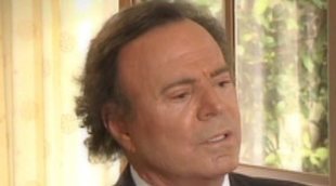 Julio Iglesias recoge la demanda de paternidad de Santos