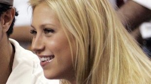 Anna Kournikova disfruta del Mundial con uno de sus mellizos