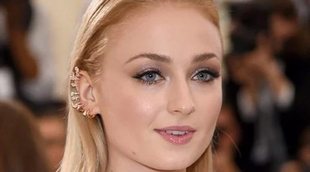 Sophie Turner se arrepiente de su tatuaje spoiler