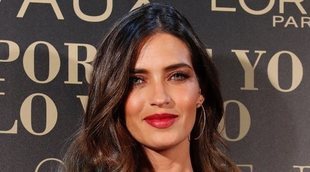 Sara se viste de novia en la MFW y quiere ser madre de nuevo