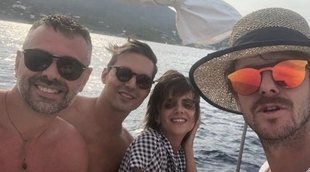 Santi Vila, criticado por irse de vacaciones con amigos