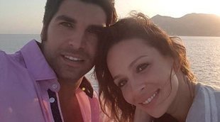 Eva y Cayetano disfrutan de sus primeras vacaciones siendo tres