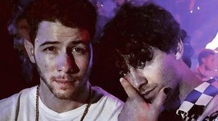 Joe Jonas celebra su 29 cumpleaños con Nick y Sophie