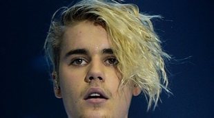 Justin Bieber presenta a su hermanita recién nacida