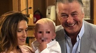 Alec Baldwin e Hilaria Thomas bautizan a Romeo y Leonardo