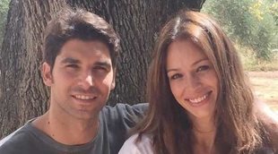 Cayetano Rivera y Eva González visten a su hijo de torero