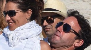 Escassi y Matutes se han casado "para demostrar que lo suyo va en serio"