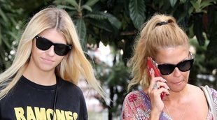 Anita ingresa en una clínica para reducirse le pecho