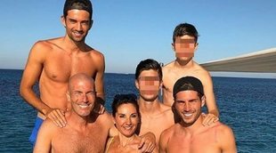 Zidane se relaja con su familia en Ibiza para planear su futuro