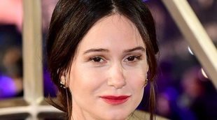 Katherine Waterston anuncia embarazo sobre la red carpet