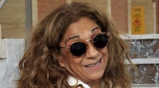 La foto más tierna de Lolita dándole el biberón a su nieto