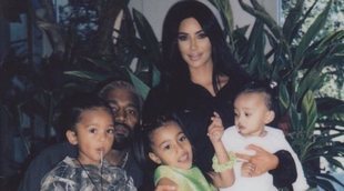 El posado familiar de Kim y Kanye 7 meses después