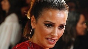 Mónica Cruz se marca un 'Alba Flores' con su hermana