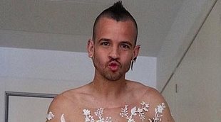 El divertido posado de David Muñoz con el vestido de Cristina Pedroche