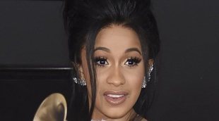 Cardi B detiene su concierto por un problema de vestuario