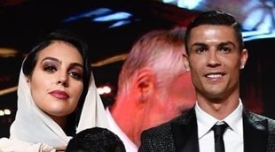 El exotismo de Georgina acompañando a Cristiano en los Globe Soccer Awards