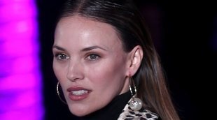 Helen Lindes desfila embarazada