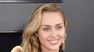 Miley, muy tranquila en los Grammy a pesar de la hospitalización de Liam