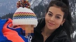 Georgina Rodríguez muy bien acompañada en la nieve