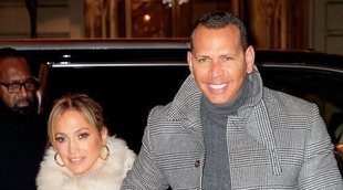 JLo sigue paseando feliz su anillo a pesar de los rumores