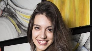 Ana Guerra, insultada por una fotografía sentada al piano