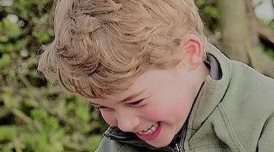 Los Príncipes Jorge y Carlota se divierten con su prima Mia Tindall en una salida familiar