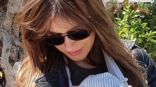 Isabel Jiménez enseña su Almería natal a su bebé