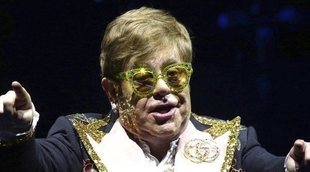 Elton John revela que perdió la virginidad a los 23 años con su mánager