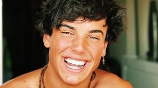 Óscar Casas aclara su supuesta erección en medio de un festival