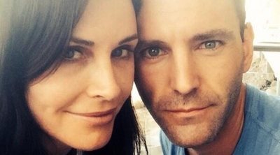 Johnny McDaid, novio de Courteney Cox, operado de urgencia por un problema en el cuello